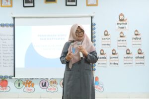 Pembinaan oleh Ibu Nuraini, M.Pd